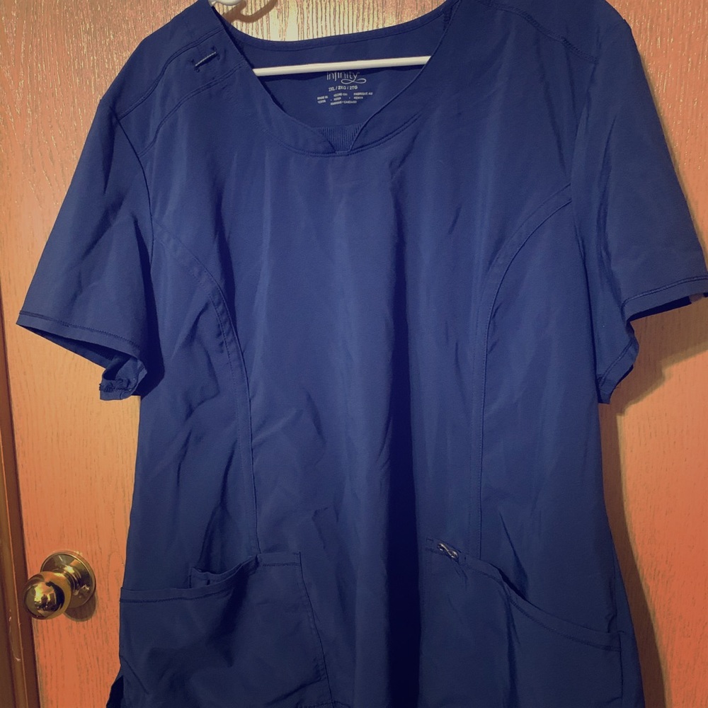 Infinity Scrub Top 2x
